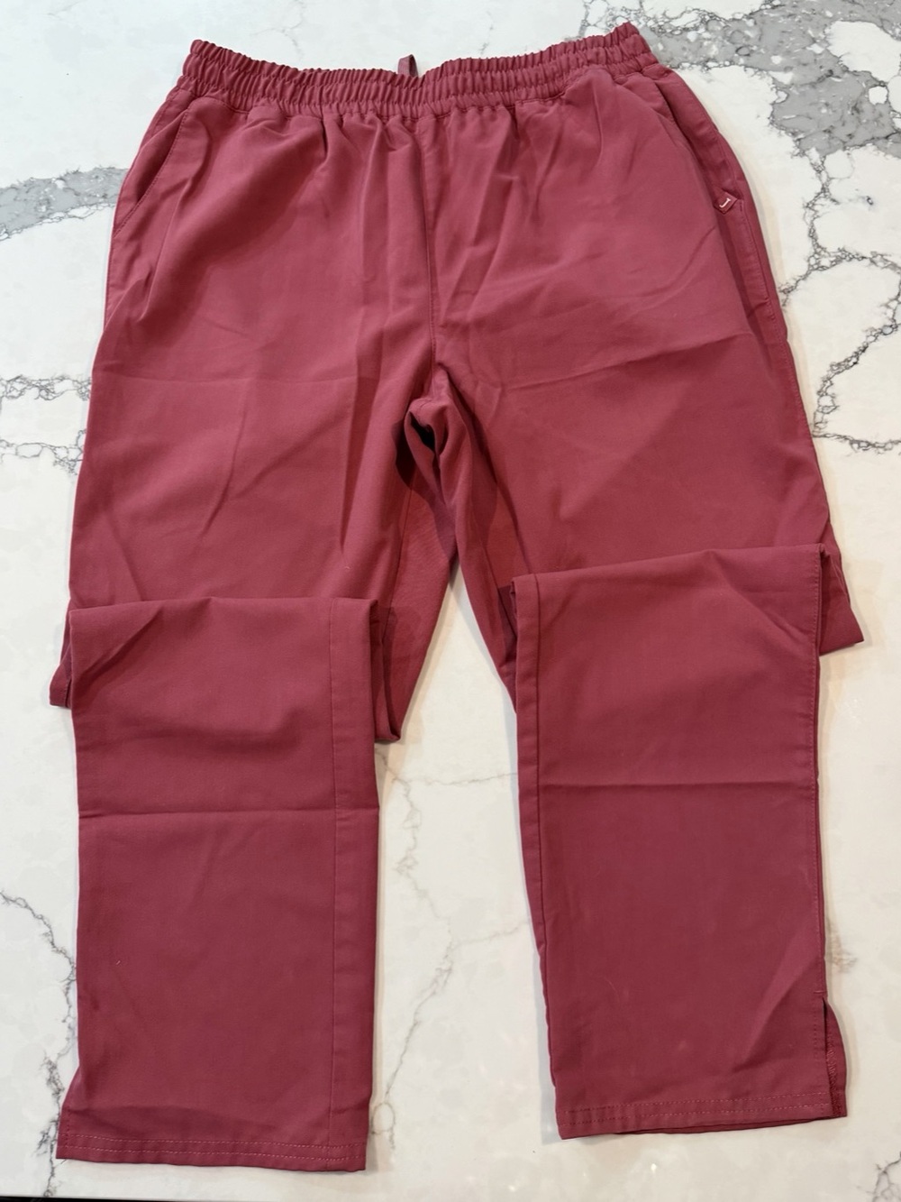 JAANUU Scrub Pants in a Dusty Rose
